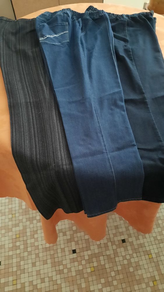 3 PANTALONS T.48 35 Sevran (93)