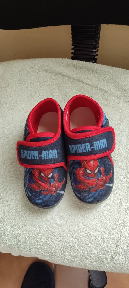 Pantoufle enfant 4 Ch�teauneuf-les-Martigues (13)