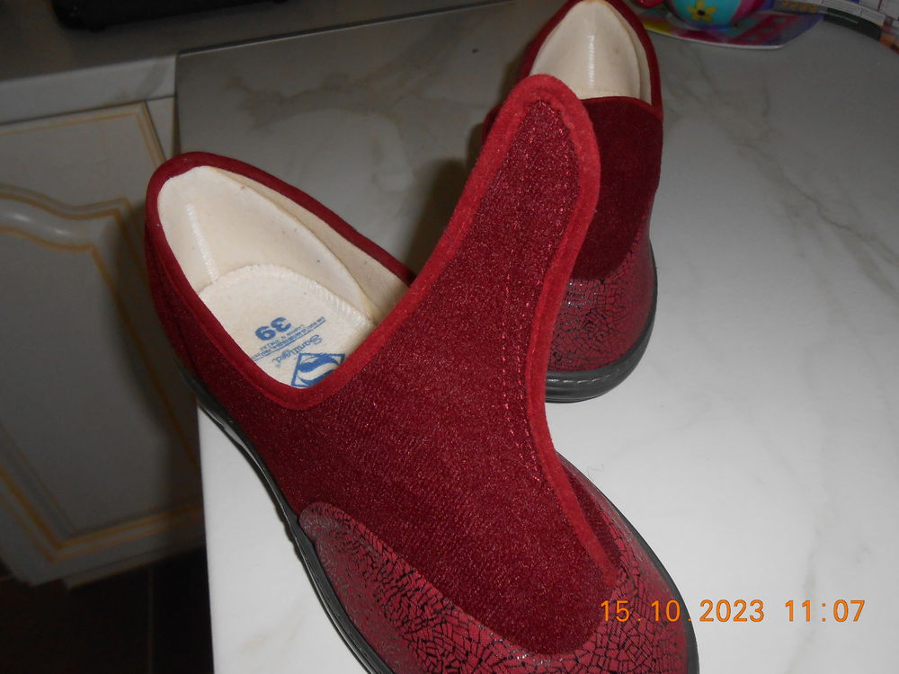 pantoufle femme ouverture scratch taille 39 antid�rapante 10 Marck (62)