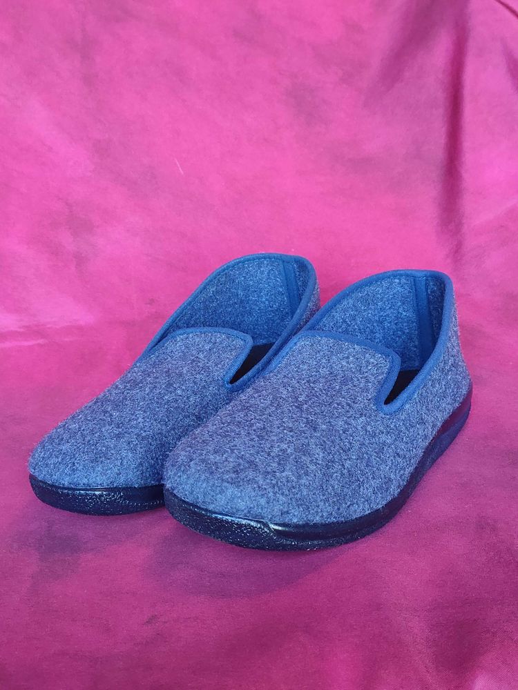 Pantoufles bleues neuves pointure 44 12 Avermes (03)