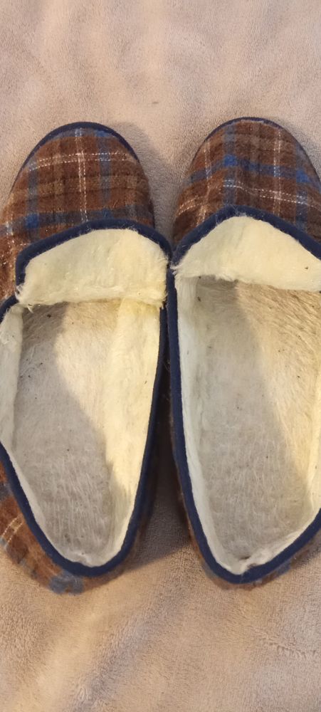 Pantoufles chaussons charentaises homme 8 Paris 19 (75)