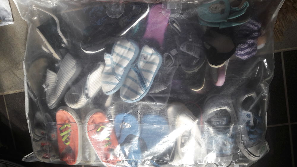 Lot de pantoufles. 5 Saint-Doulchard (18)