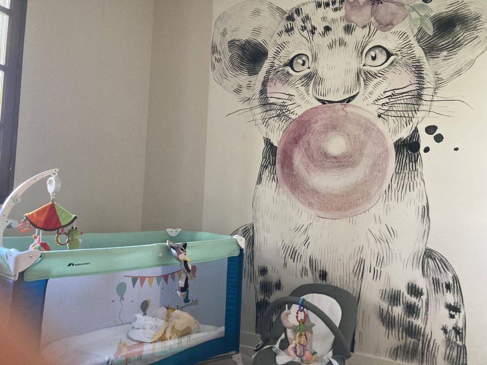 Papier peint panoramique enfants : lionceau avec bubble gum 60 Saulieu (21)