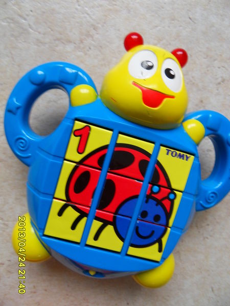 Papillon TOMY 3 Mont�vrain (77)