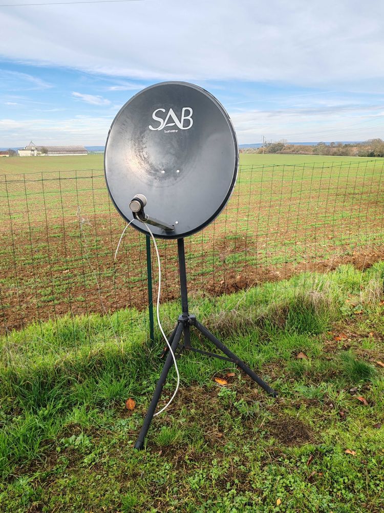 parabole 35 Neuvy-en-Champagne (72)