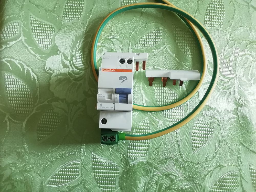 Parafoudre modulaire neuf Merlin Gerin. 90 Noyelles-l�s-Vermelles (62)