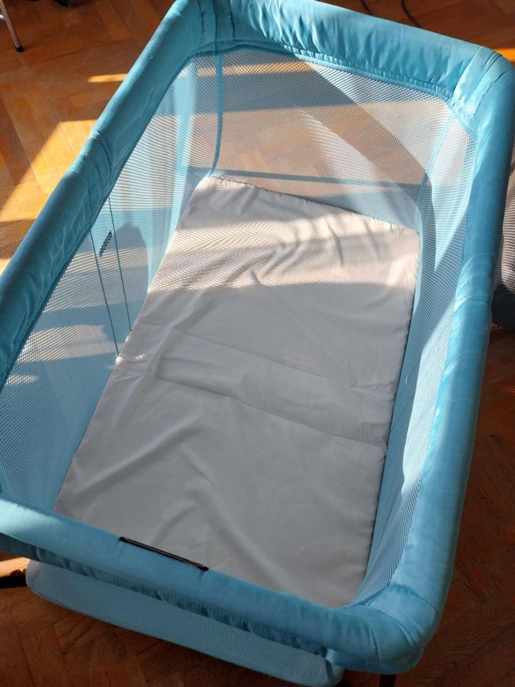 Lit parapluie BabyBj�rn Light Bleu clair 80 Bourg-la-Reine (92)