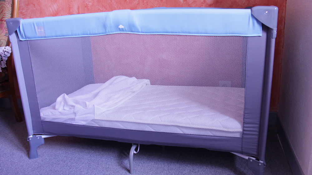 Lit parapluie b�b� 30 Charleville-M�zi�res (08)