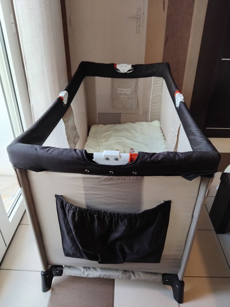  Lit parapluie enfant 25 Montauban (82)