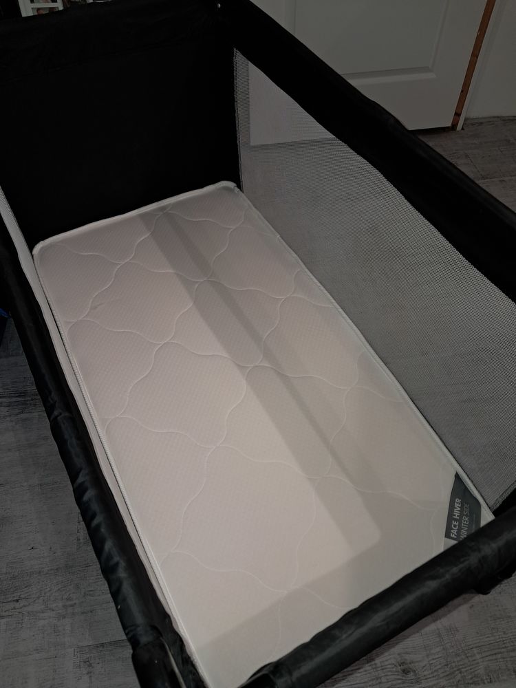 Lit parapluie et matelas r�versible �t�/hiver 40 Pleudihen-sur-Rance (22)