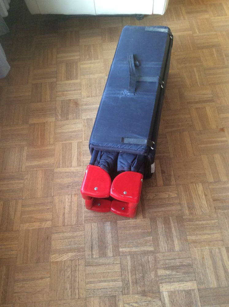 Un lit parapluie a profiter couleur bleu marine 15 Valence (26)