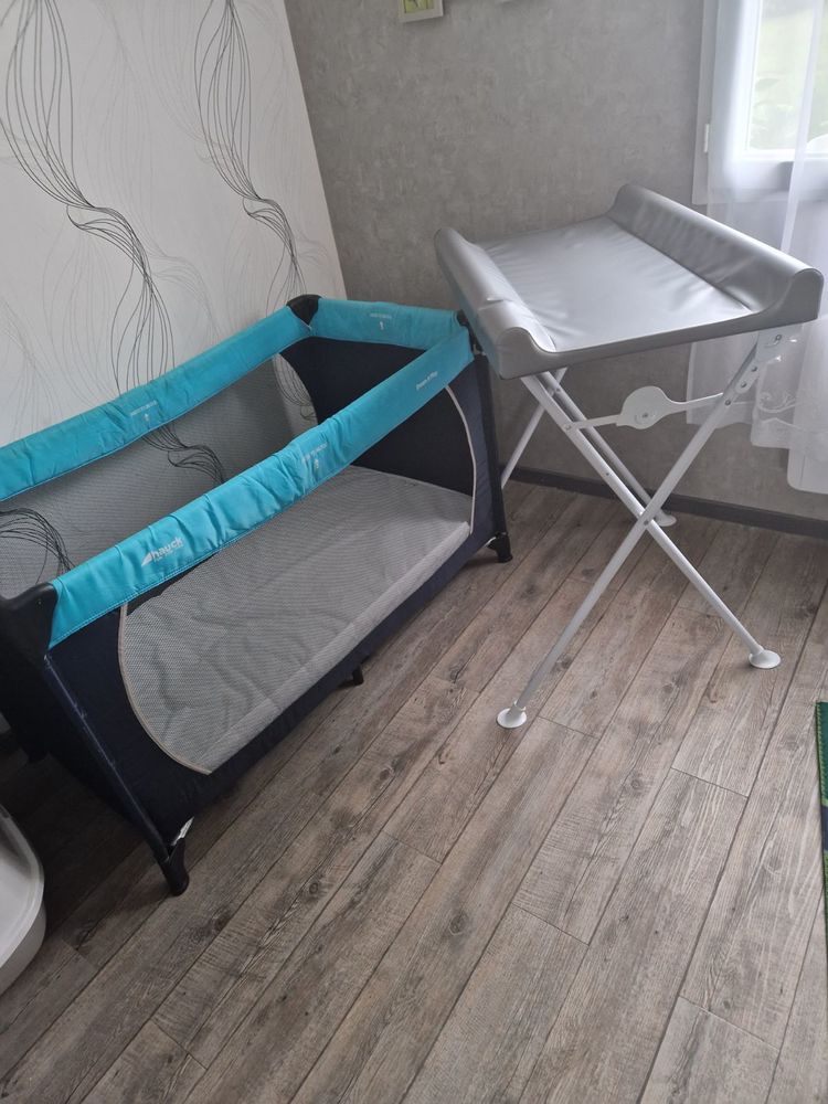 Lit parapluie et table � langer 40 Saint-Just-le-Martel (87)