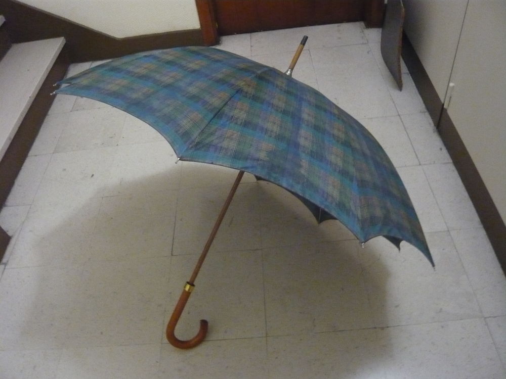 PARAPLUIE 15 Paris 9 (75)