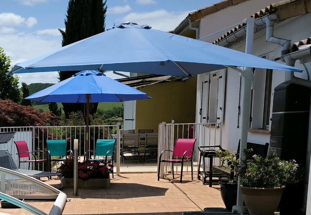 Parasol bleu d�centr� de 3 m�tres 
170 Plavilla (11)