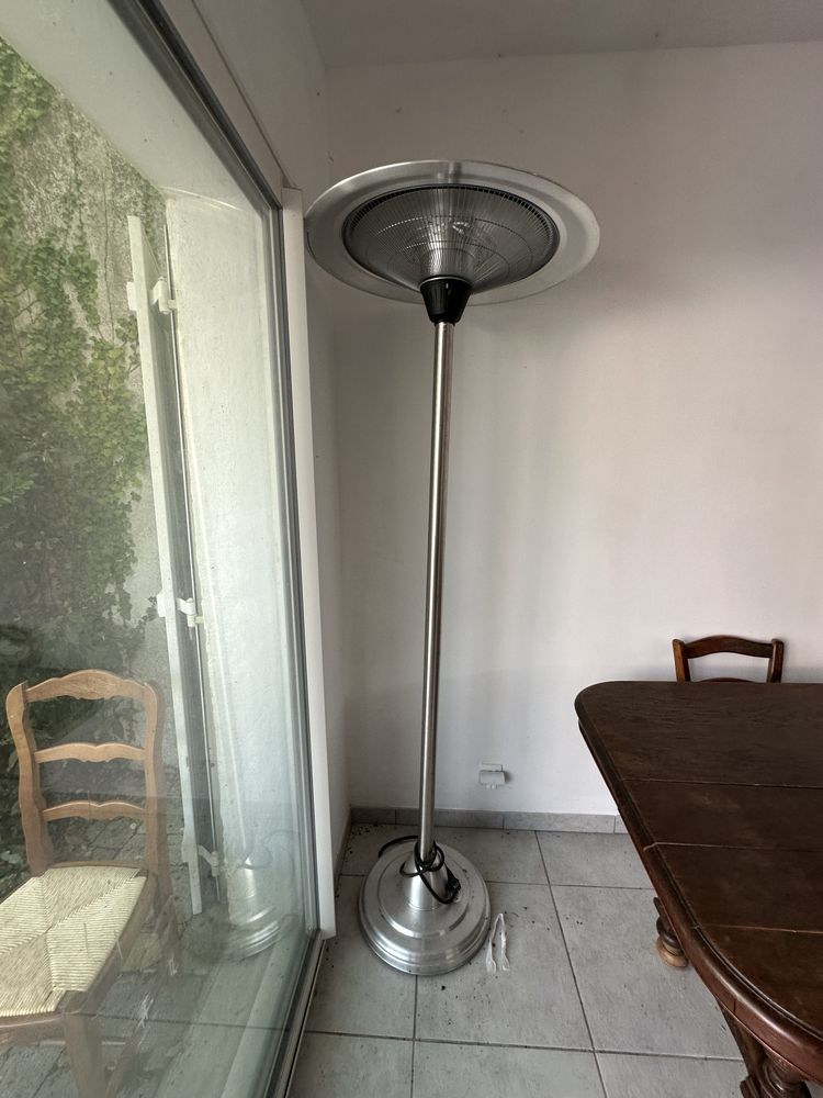 Parasol chauffant �lectrique quasiment jamais servi ! 50 Le Pouliguen (44)