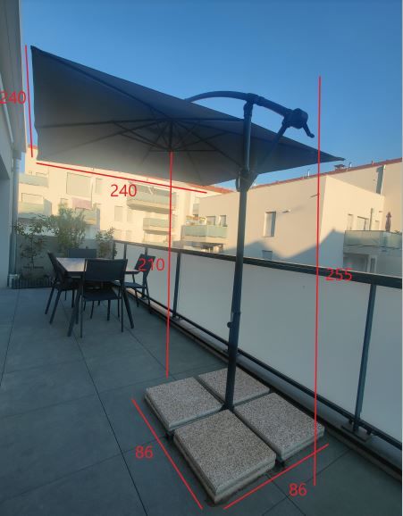 PARASOL DEPORTE GRIS AVEC DALLES BETON + HOUSE DE PROTECTION 110 Neuville-sur-Sa�ne (69)