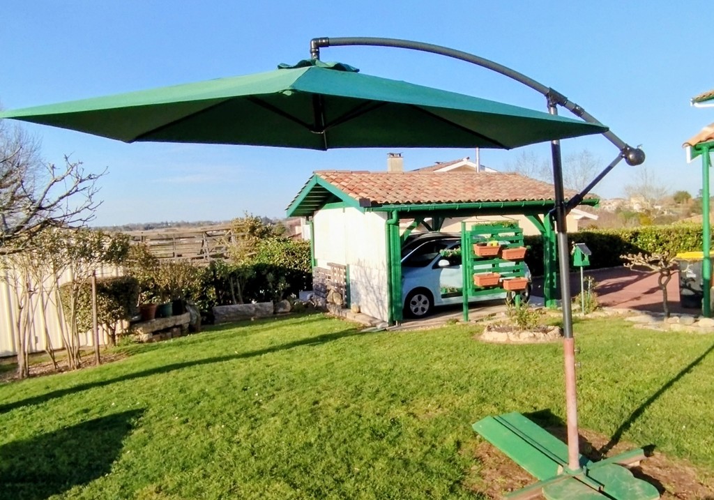 Parasol d�port� toile verte 70 Quinsac (33)