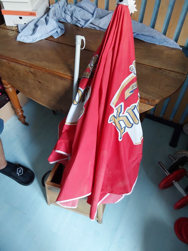 PARASOL PUBLICITAIRE 4 Chalon-sur-Sa�ne (71)