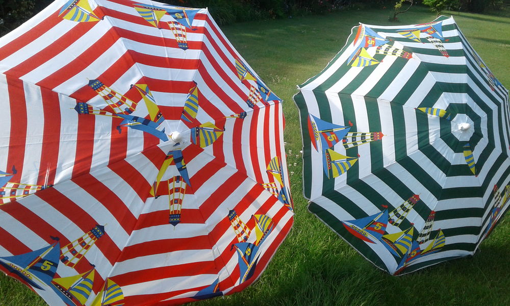 2 parasols de plage 13 Roost-Warendin (59)