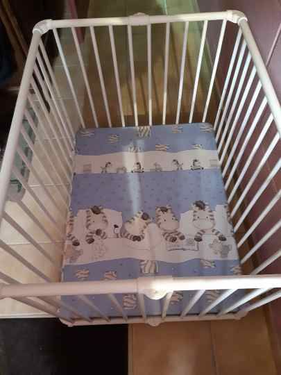 parc b�b� pliable avec fond 80 Le Cateau-Cambr�sis (59)