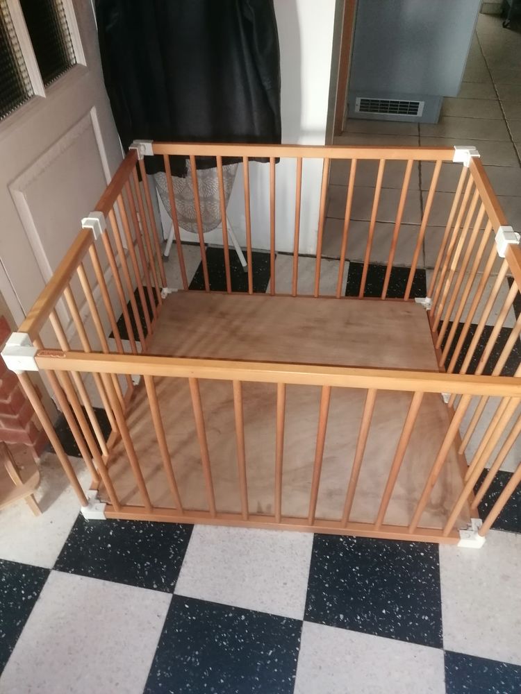 Parc en bois pour b�b� 20 Boeschepe (59)