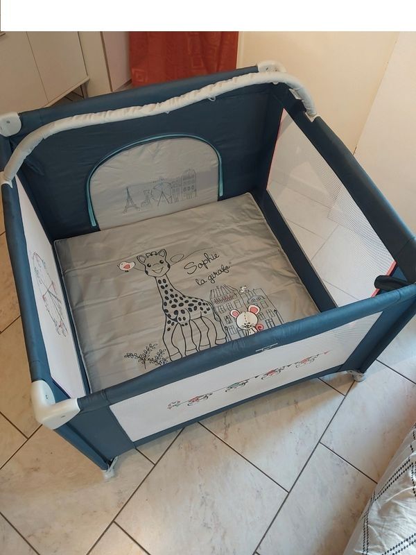 Parc sophie la girafe + tapis 60 Rebigue (31)