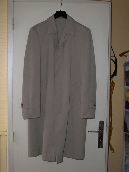 pardessus, couleur gris / beige, encolure 40. 0 Noailhac (81)