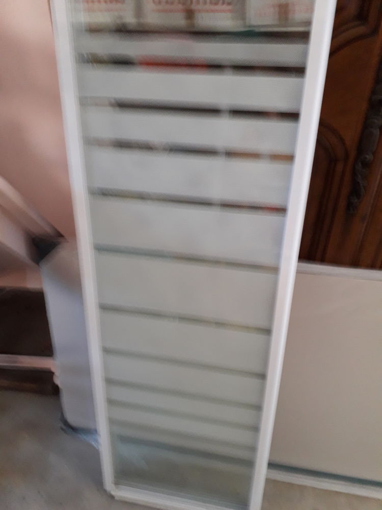 Pare- douche en verre .
15 Canet Plage (66)