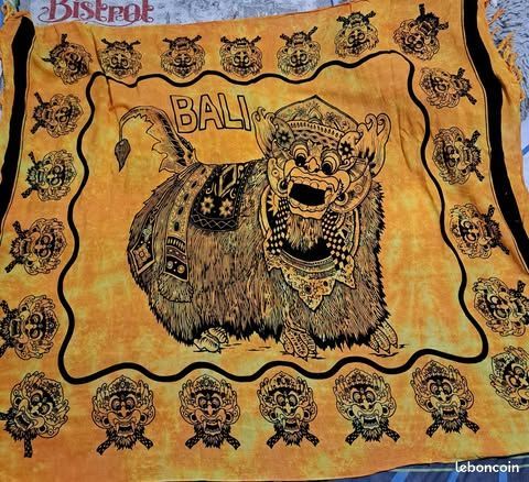 Par�o / Sarong jaune authentique de Bali 15 Antibes (06)