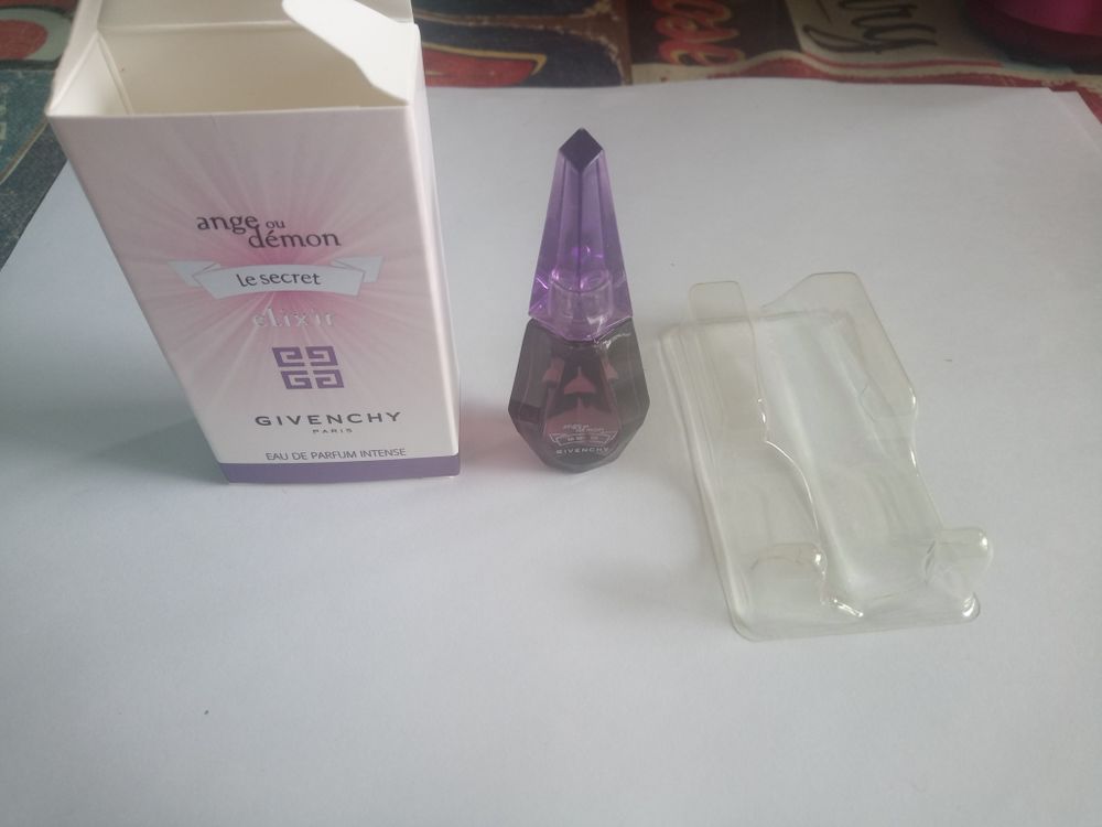 parfum Elixir Givenchy 20 Saint-Herblain (44)