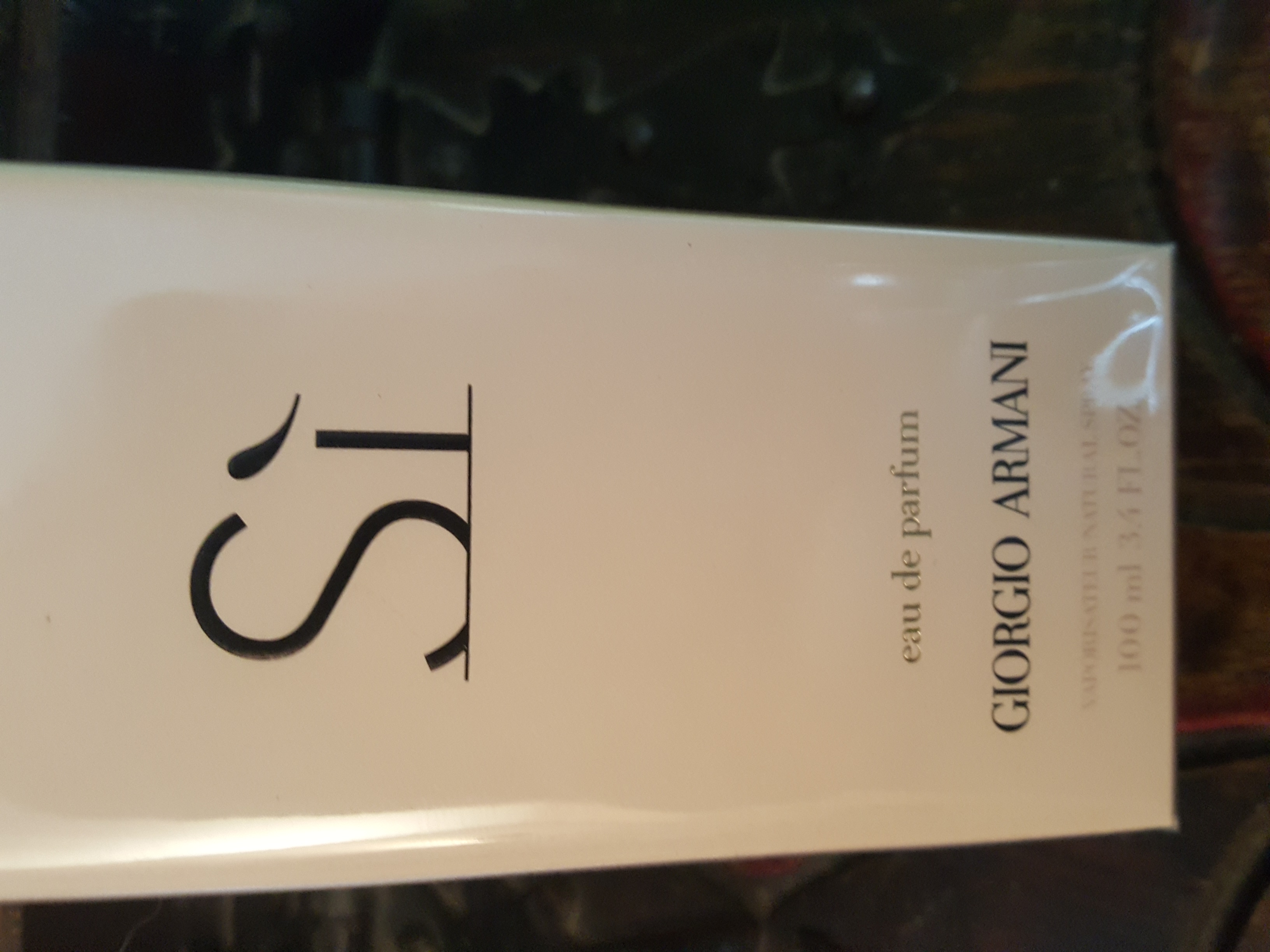 Eau de parfum  SI  de Georgio Armani
flacon de 100 ML
50 Lamorlaye (60)