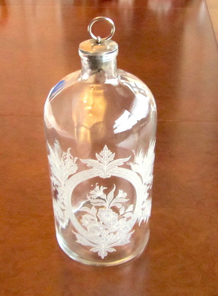 Parfumerie, salle de bain. 15 Fontenay-le-Fleury (78)