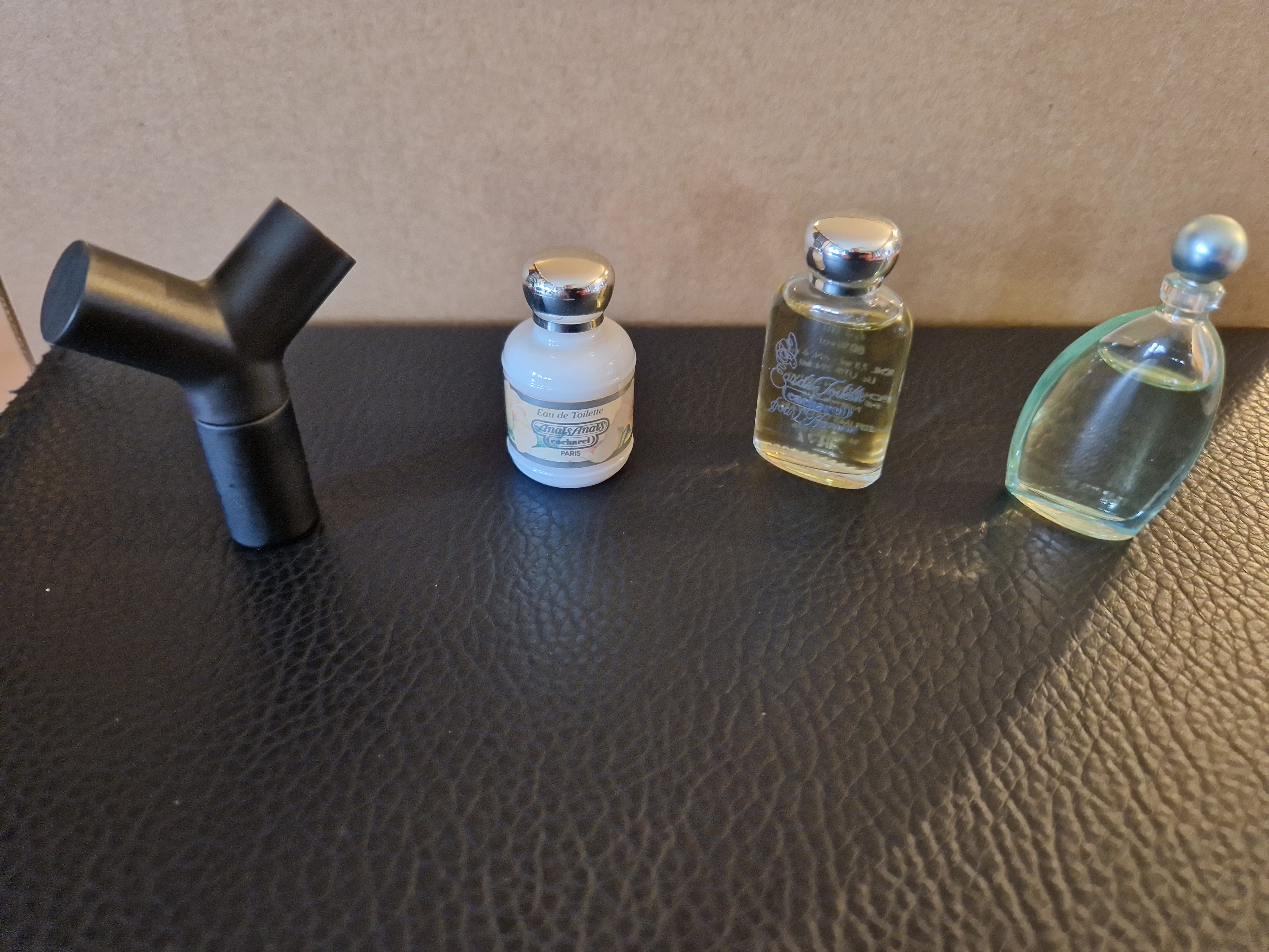 Lot de parfums miniatures Cacharel 25 Saint-Nicolas-de-la-Haie (76)