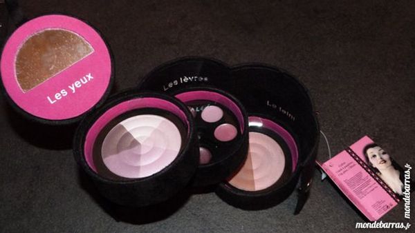 PARISAX Coffret 5 fards paupi�res 5 lip gloss 2 blush NEUF 18 �cuisses (71)