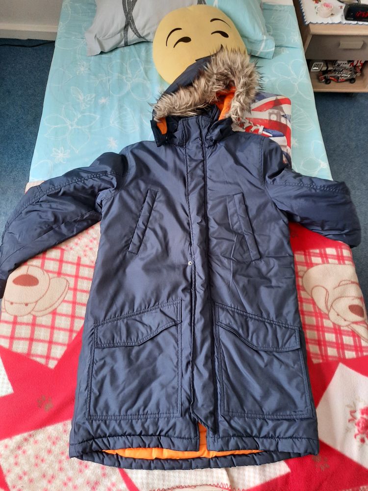 parka 3/4 avec capuche taille 15/16 ans 10 Villeurbanne (69)