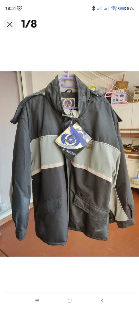 Parka coupe-vent
Taille L 
25 La Seyne-sur-Mer (83)