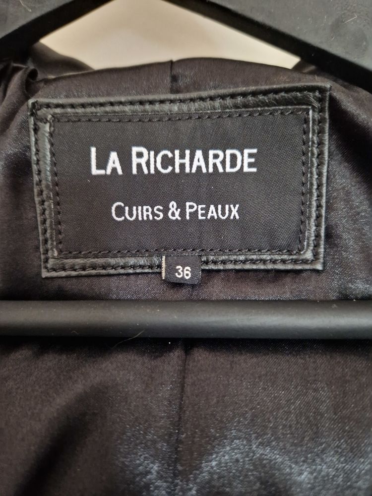 Parka en cuir v�ritable �tat neuf
200 Andernos-les-Bains (33)