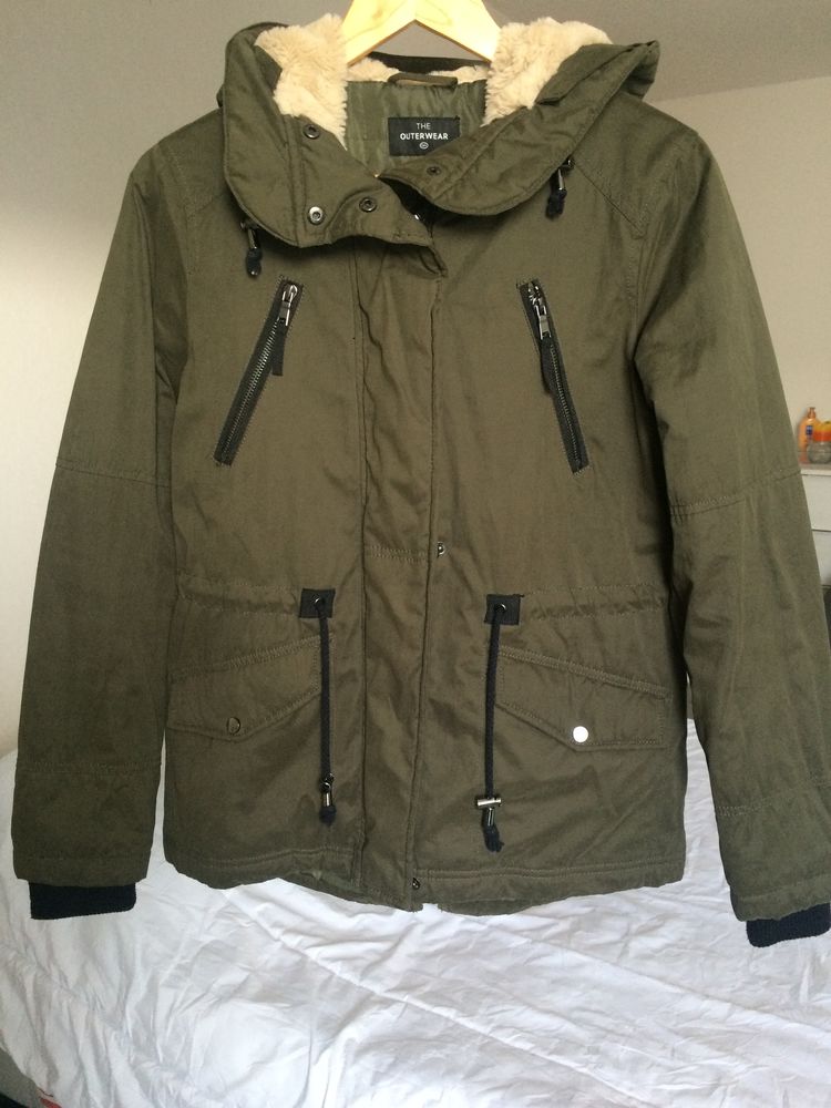 Parka kaki courte taille 36 capuche fausse fourrure 12 Montpellier (34)