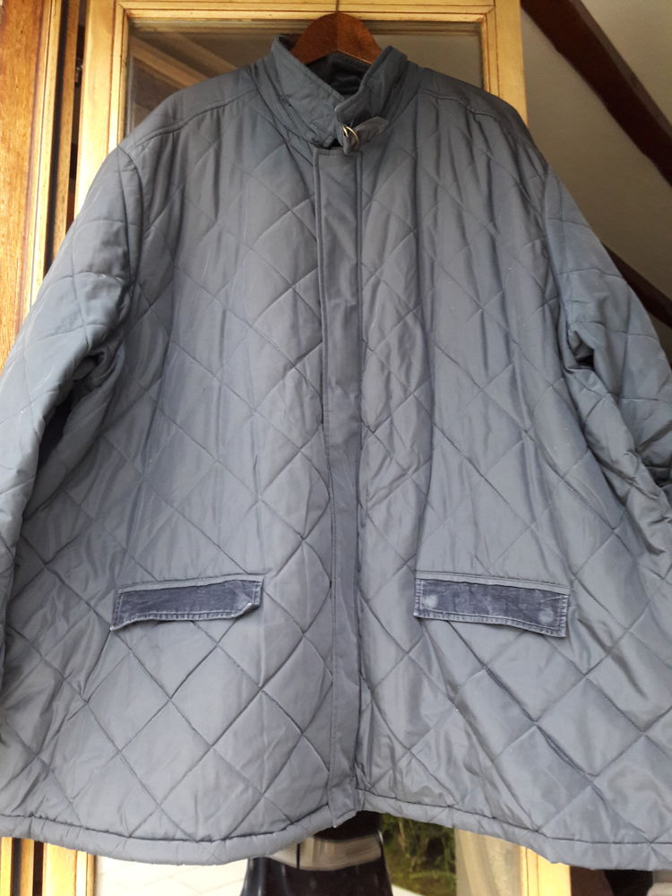 Parka matelass�e Homme Marine 5 XL
Tr�s peu port�e 30 Tourville-sur-Arques (76)