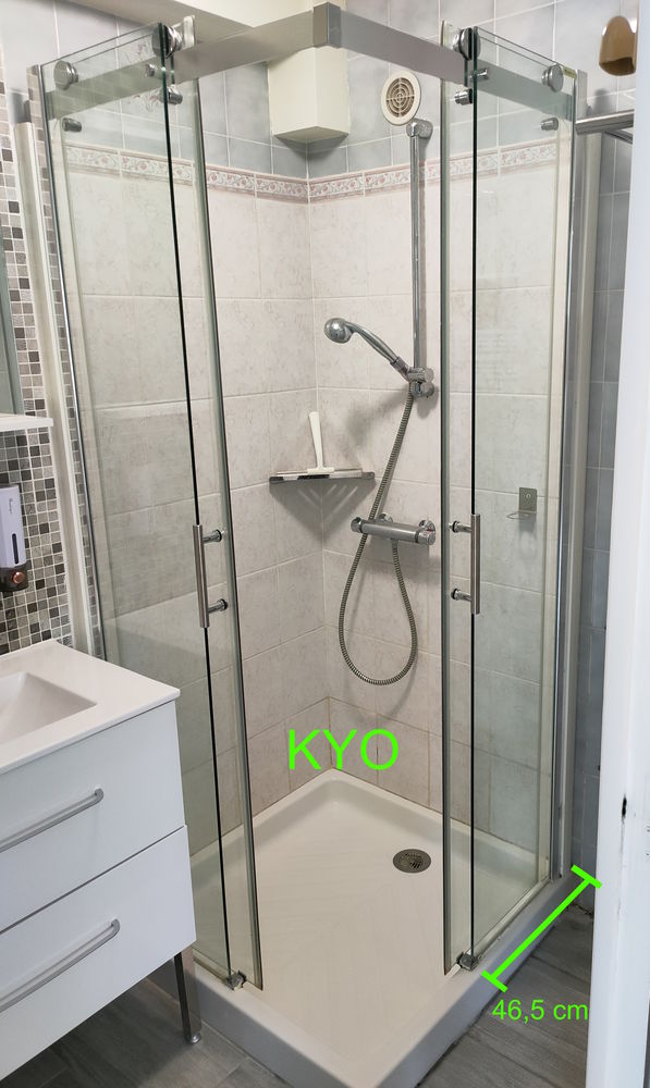 Parois douche carr�e acc�s d'angle droit portes coulissantes 37 Foncine-le-Haut (39)