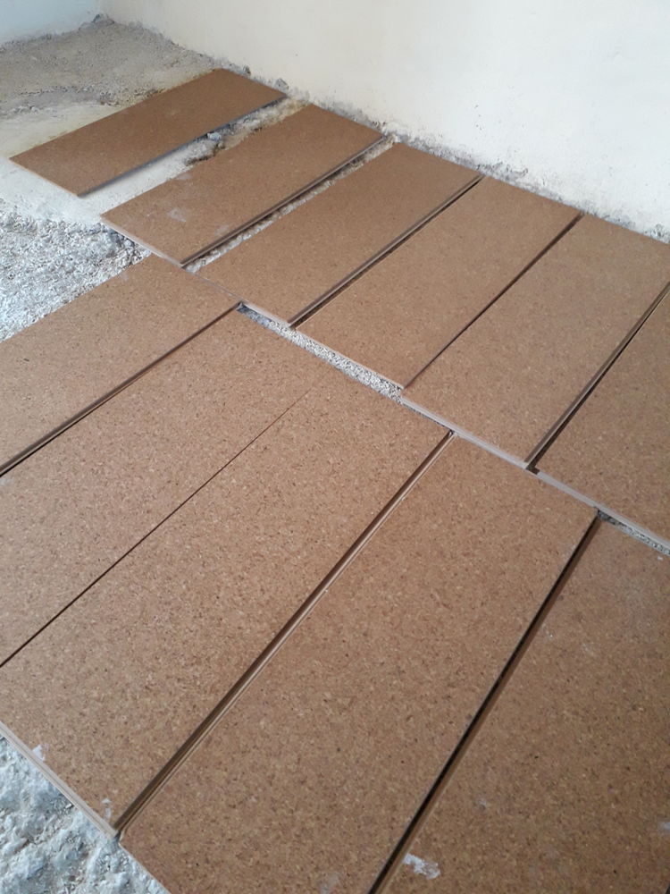 Parquet en li�ge neuf 200 Colombier (03)