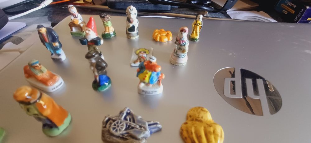 Part lot 23 f�ves c�ramiques pour collectionneur. 29 Solaize (69)