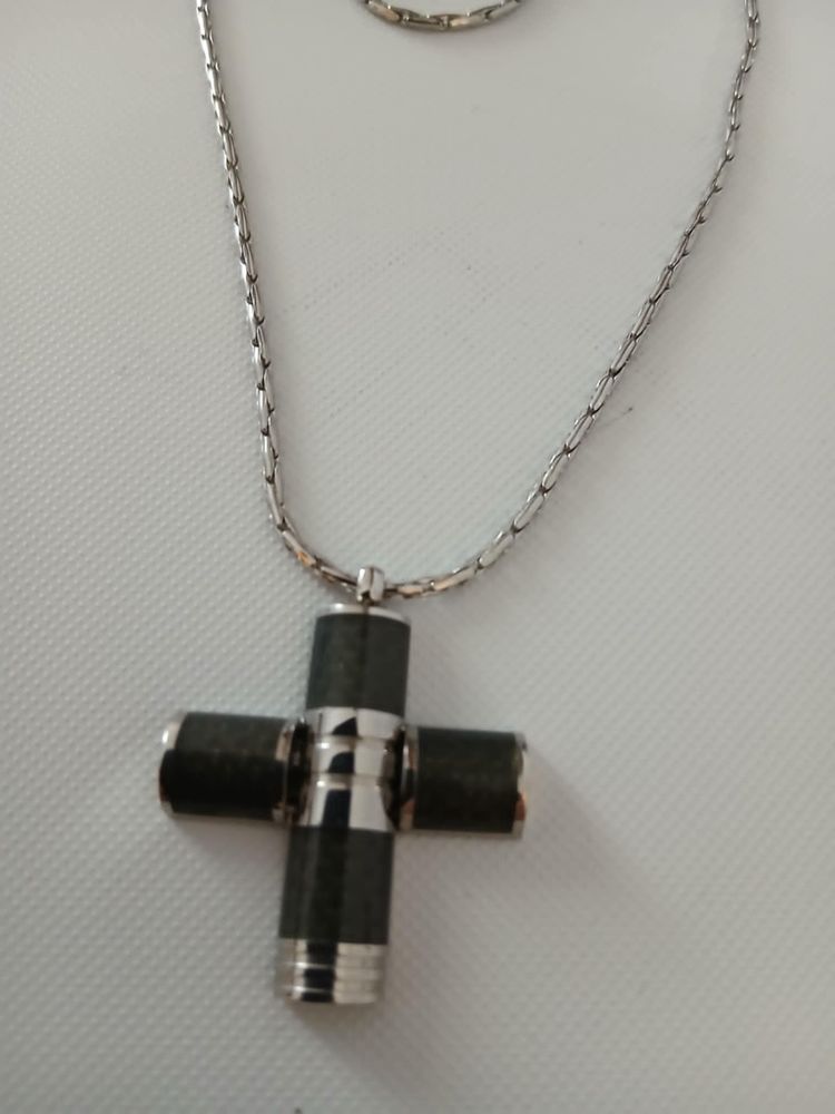  Parure croix noire  sign�e ROSS AMANTE  N?1409 5 Beaune (21)