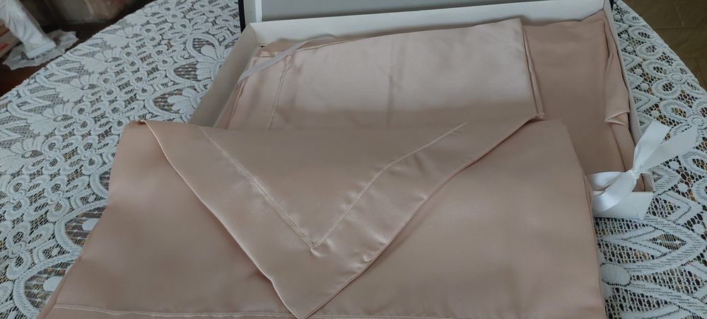 Parure de draps en satin neuve 40 Le Plessis-Bouchard (95)