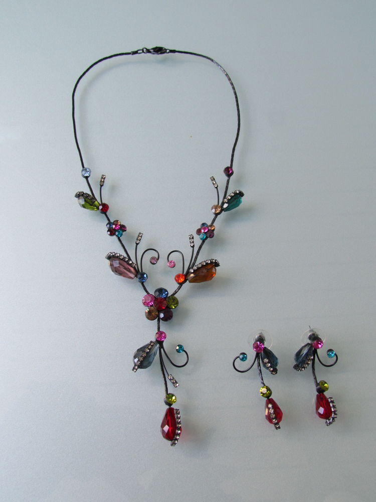 Parure fantaisie neuve 17 Le Grau-du-Roi (30)