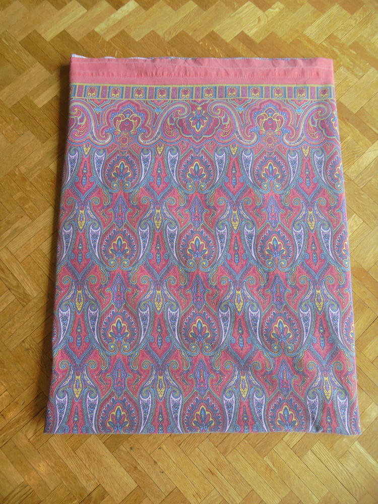 Parure motifs cachemire rouge (35) 50 Tours (37)