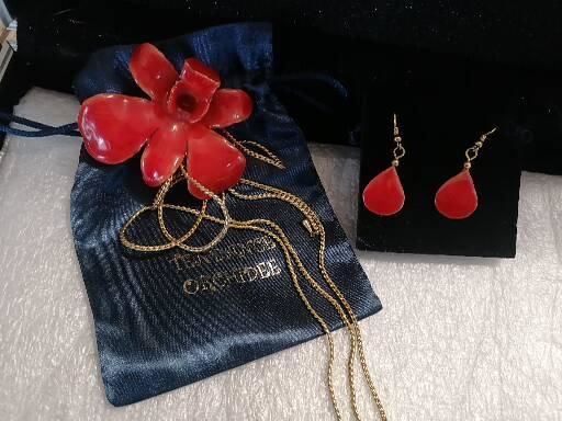 PARURE NEUVE ORCHIDEE TRANSFORMEE EN BIJOUX 45 Rumilly (74)