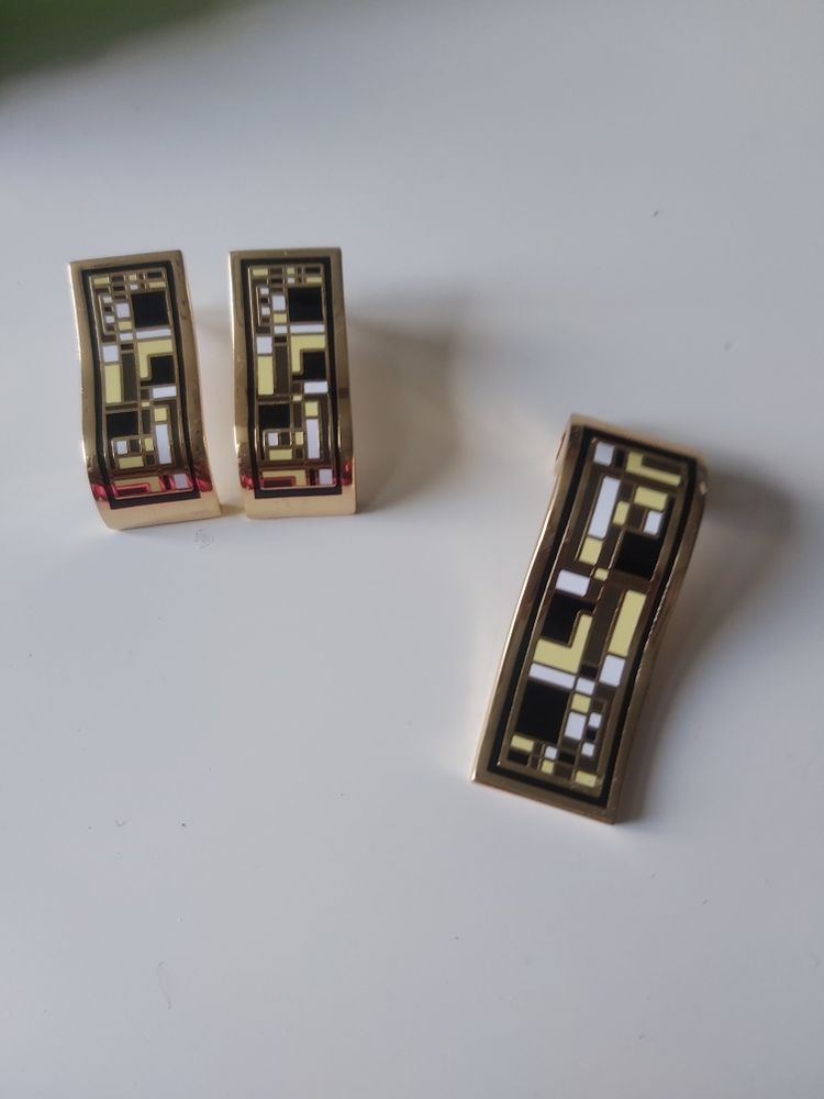 parure pendentif et boucles d'oreilles acier dor� jaune noir 20 Montlu�on (03)