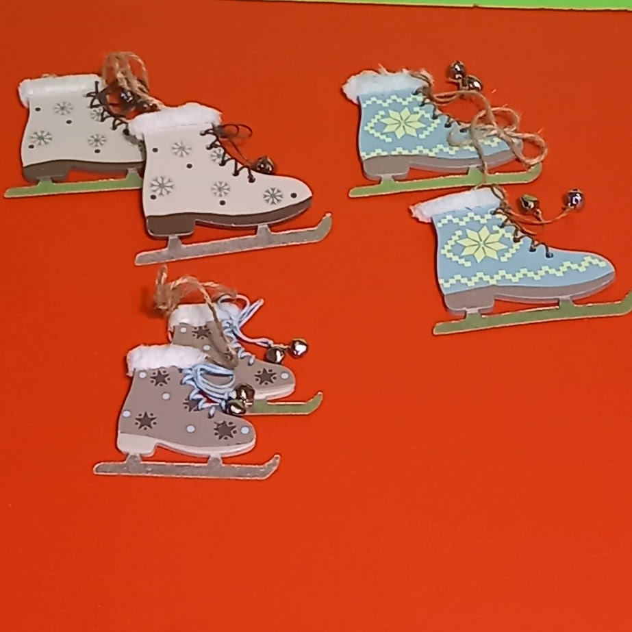 Lot de 6 patins � glace en bois pour d�corer votre sapin, ou 9 Saumur (49)