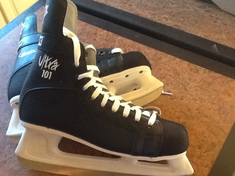 patins a glace hokey CCM 20 Chevanceaux (17)